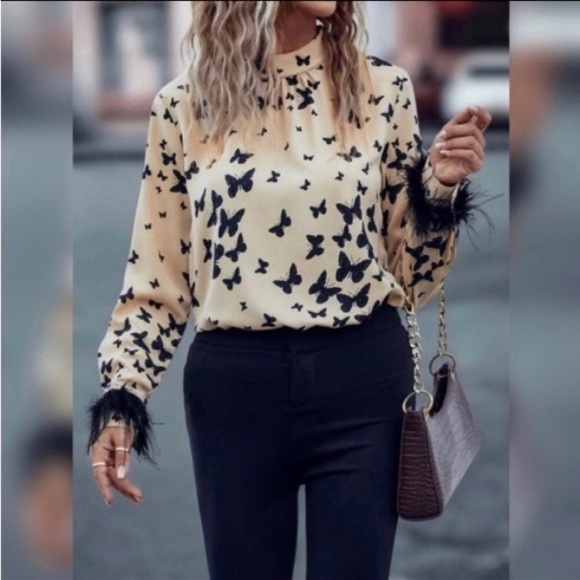 FUZZY TRIM LONG SLEEVE TOP - Picture 3 of 8